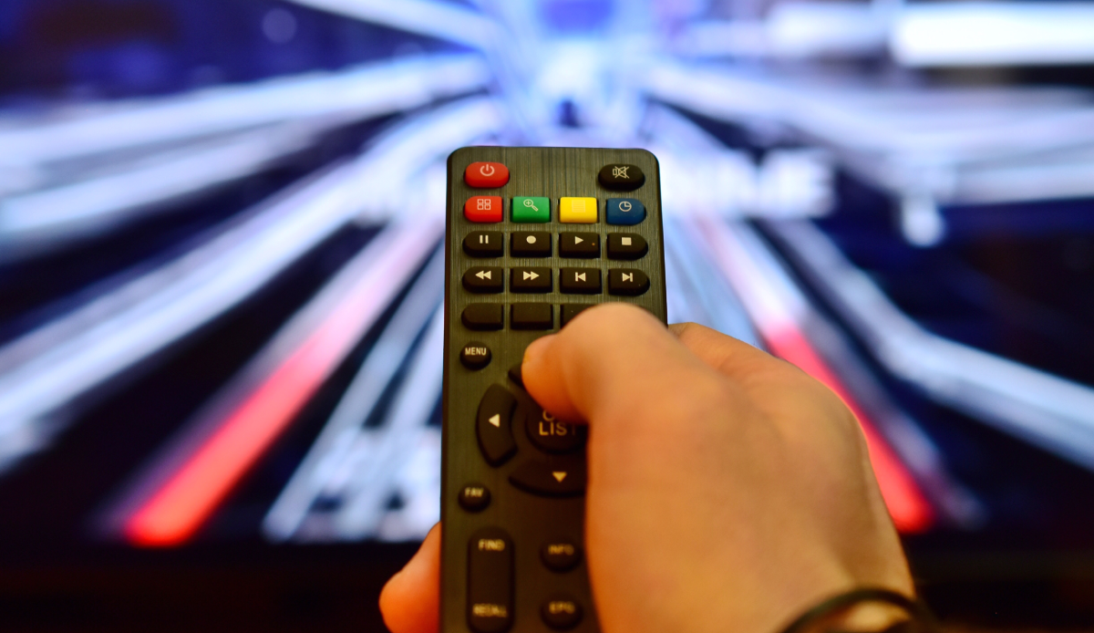 15 Temmuz 2023 Cumartesi TV yayın akışı! Bu akşam televizyonda neler var? İşte kanallardaki dizi ve filmlerin listesi…