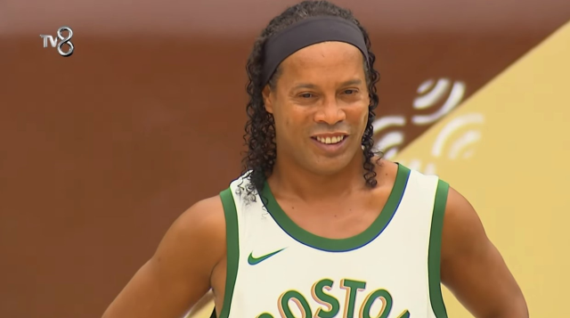 Survivor All Star'a gelen Ronaldinho, Nagihan'ı uyardı: Biraz daha sakin olabilirsin